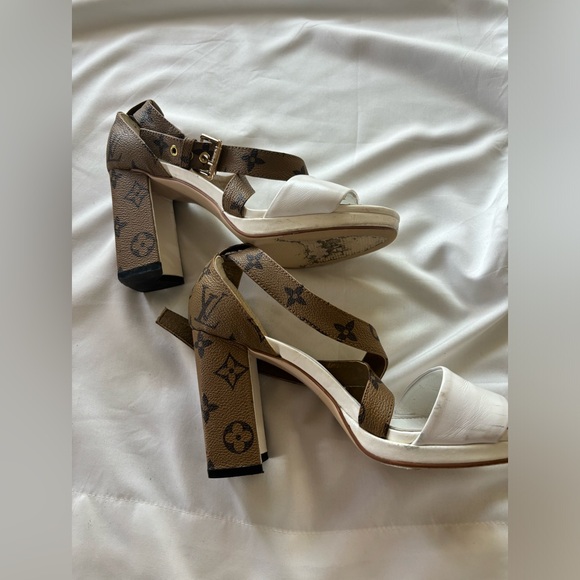 Louis Vuitton white heels - Picture 3 of 4